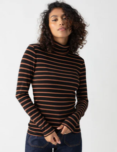 Essential Turtleneck Raw Hide/Black Stripe